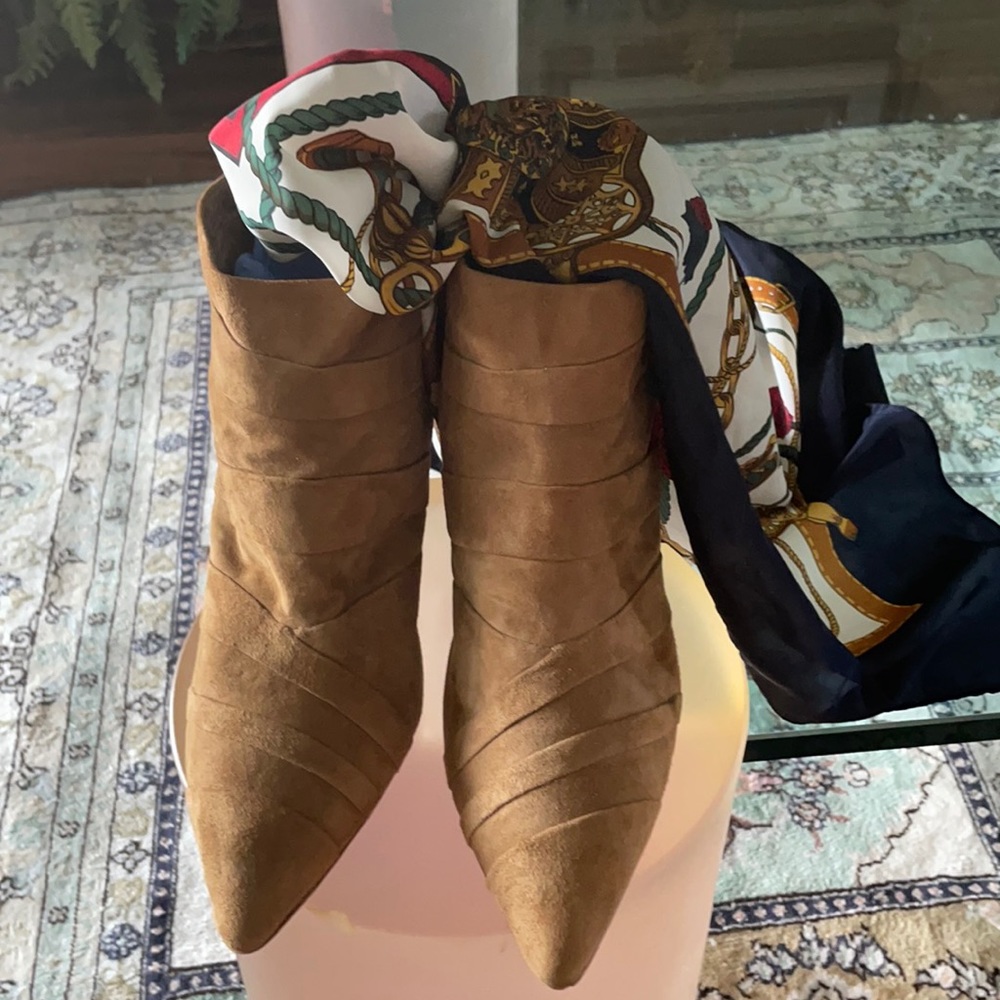 Women’s Chelsea boots